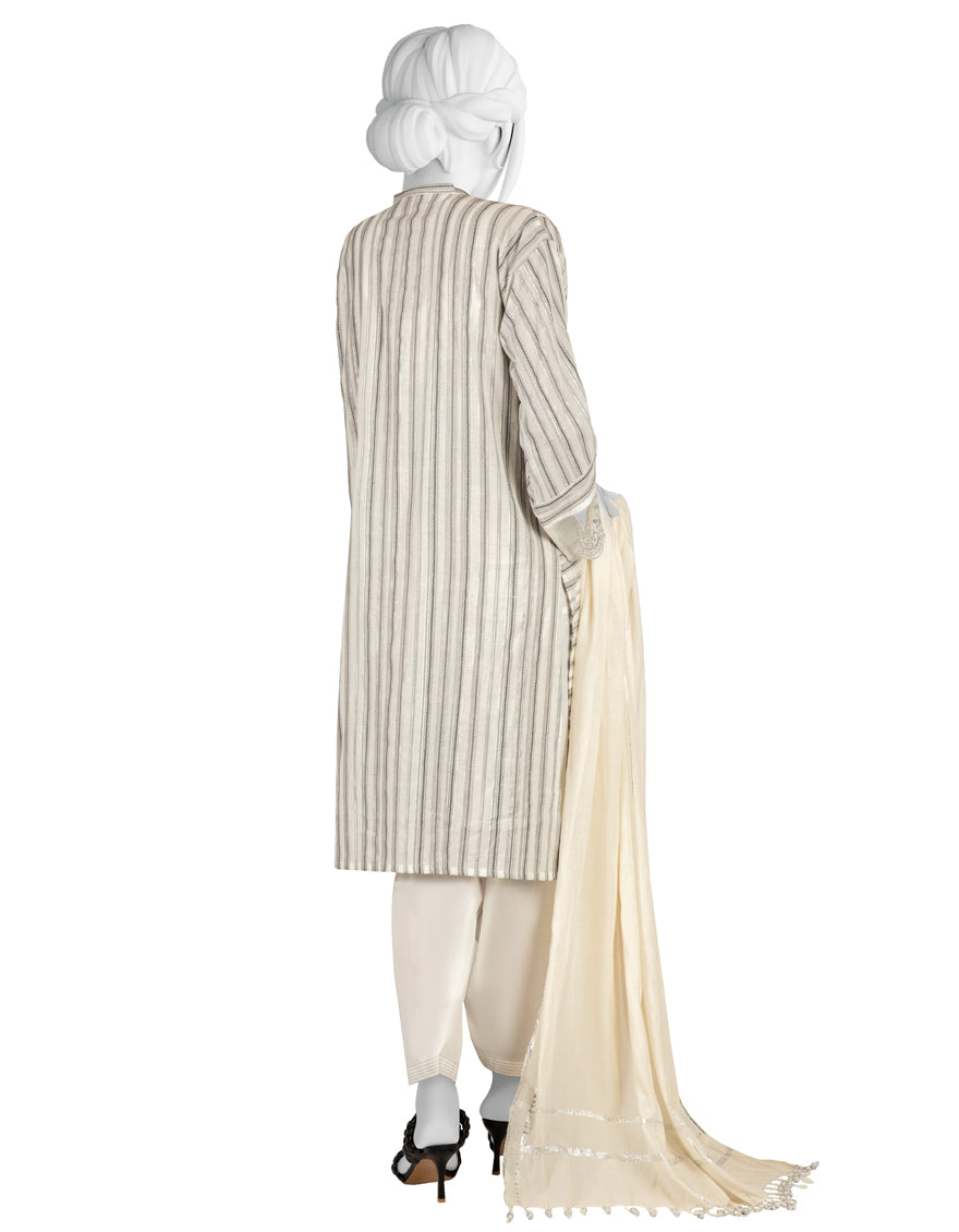 JLAWN-S-IN-23-038 Mono chrome